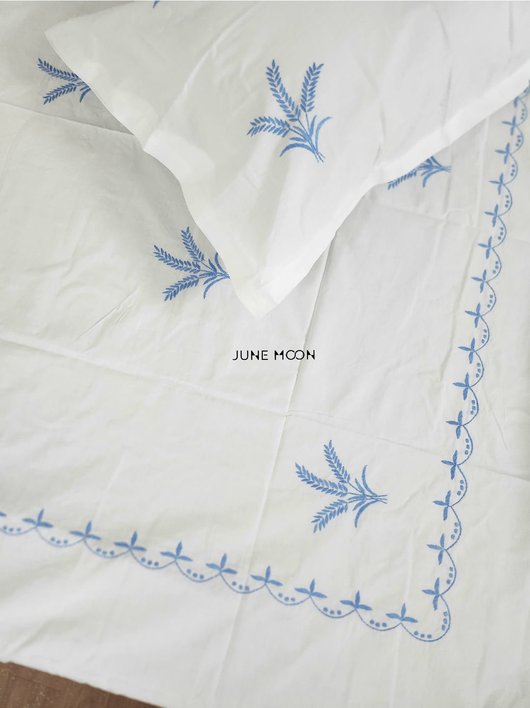 Alice - Embroidered Bedsheet Set