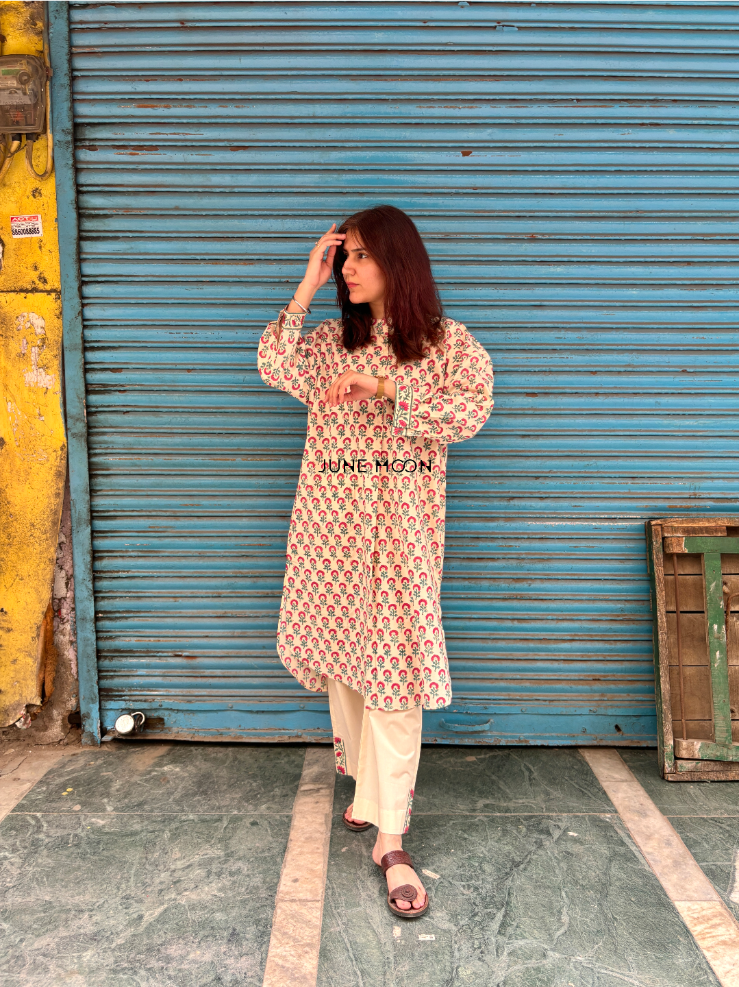 Nafeesa - Loose Fit Kurta With Pants