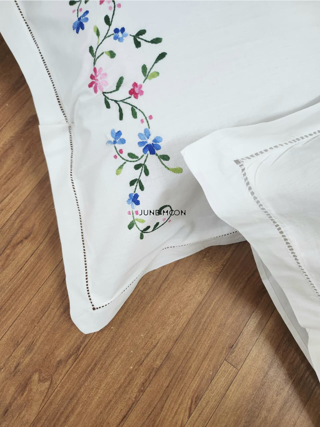 Bella - Set Of 2 Embroidered Pillow Cases