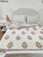 Load image into Gallery viewer, Sunehri Dhoop - Block Printed Muslin Quilt