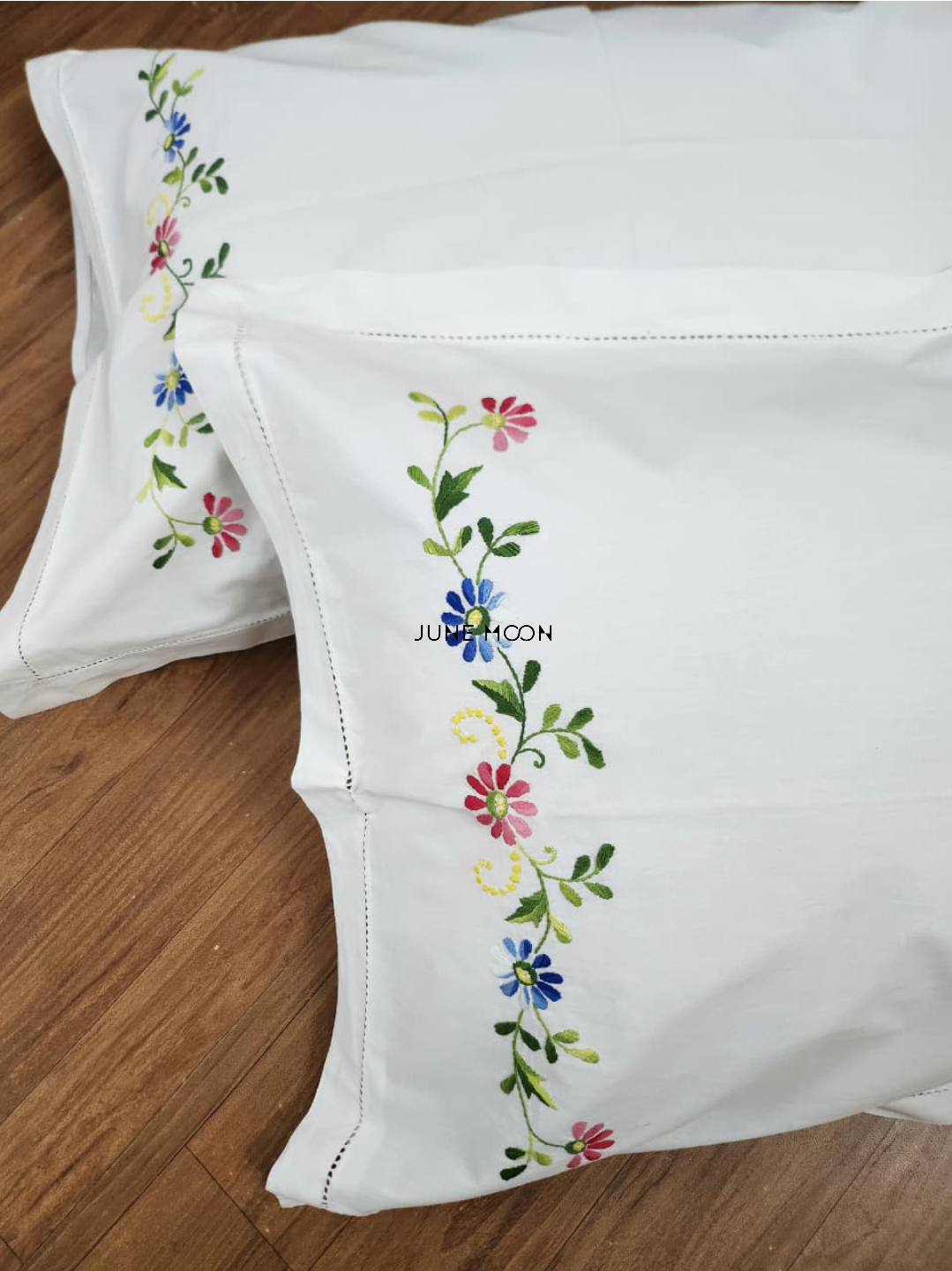Bella - Set Of 2 Embroidered Pillow Cases
