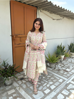 Load image into Gallery viewer, Dilnaaz - Block Printed Suit Set (Kurta, Pants & Dupatta)