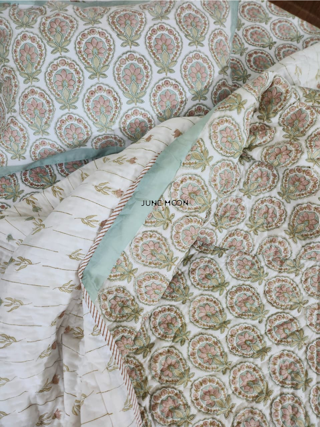 Summer House - Set of Quilt & Bedsheet