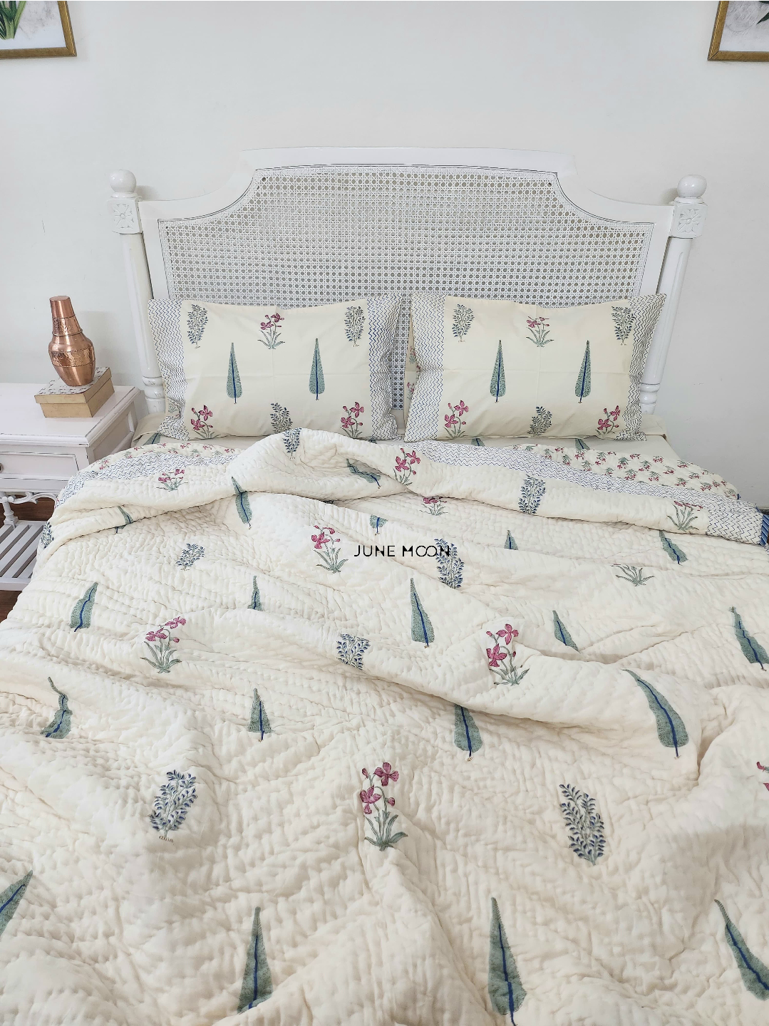 Woodsy Wishes - Block Printed Muslin Quilt (Cream Base)