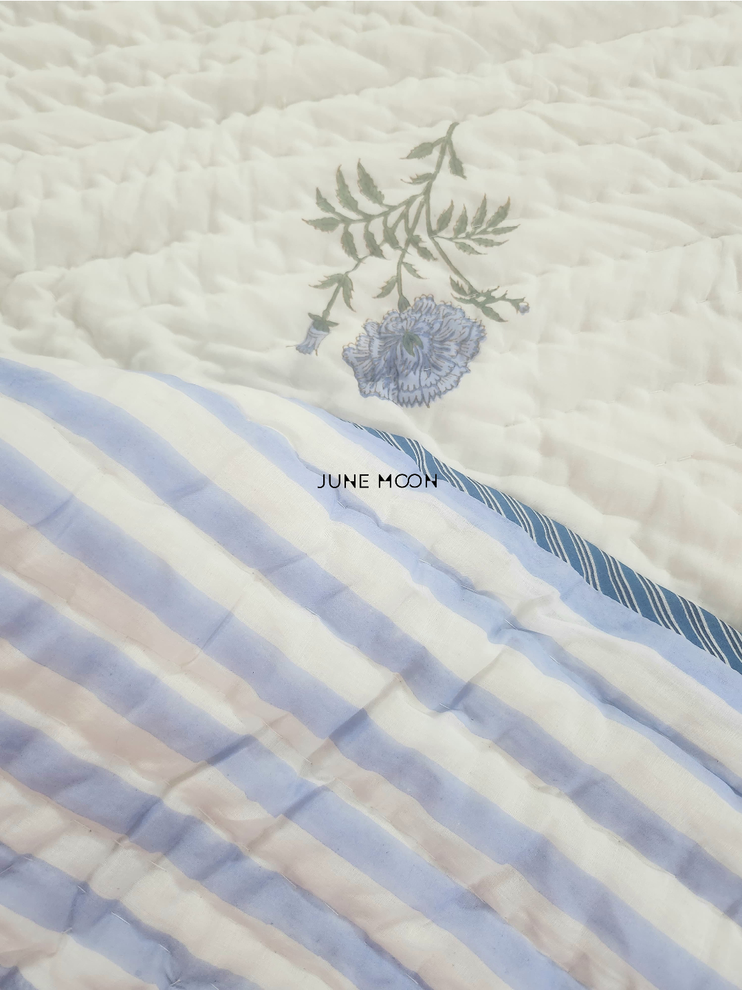 Dutch Evening - Set of Quilt & Bedsheet