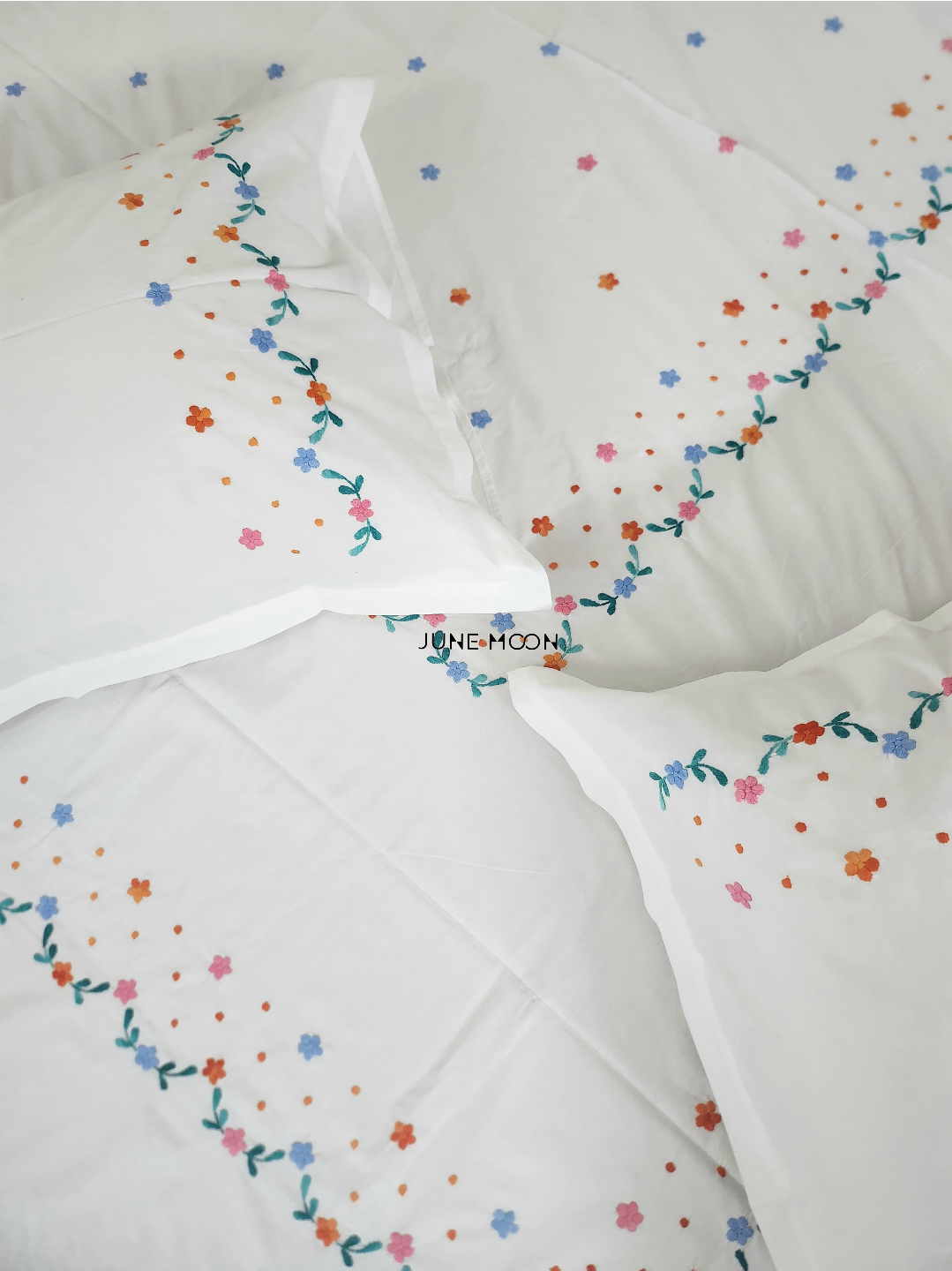 Amberly - Embroidered Bedsheet Set