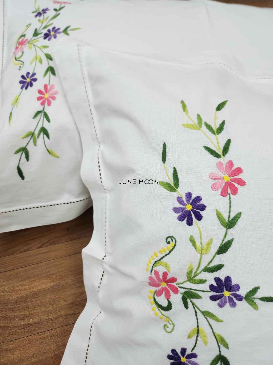 Bella - Set Of 2 Embroidered Pillow Cases