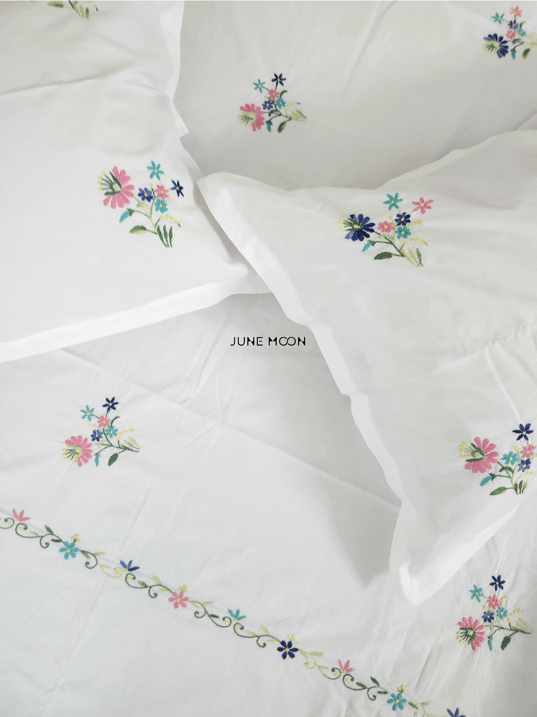 Shirley - Embroidered Bedsheet Set