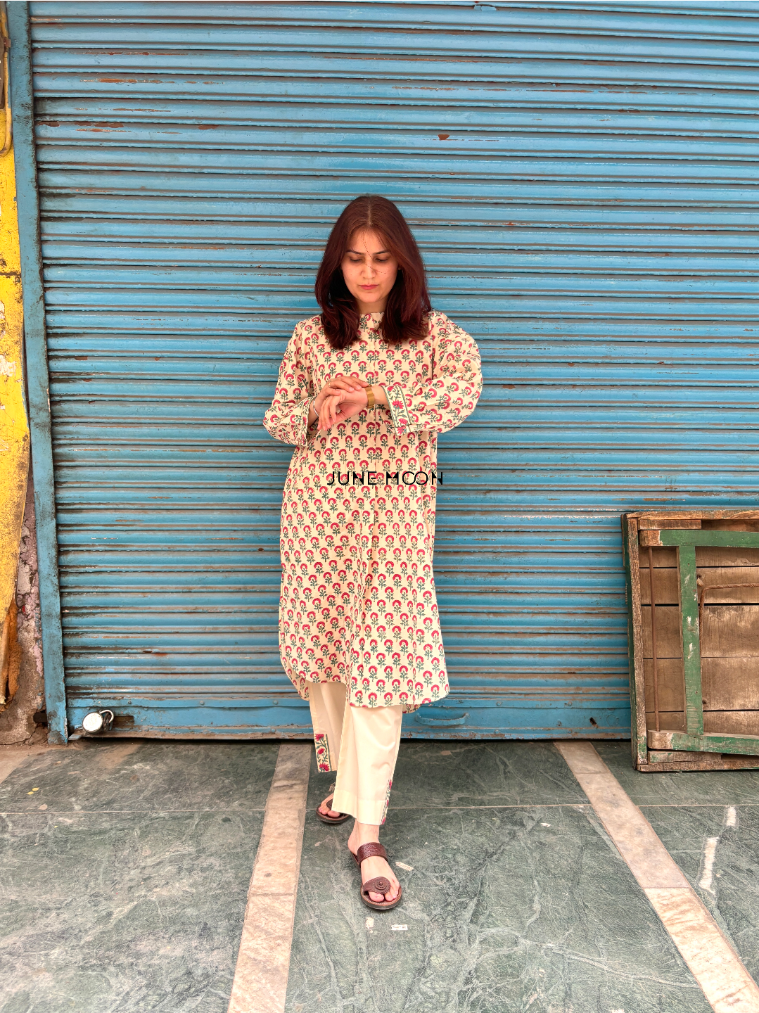 Nafeesa - Loose Fit Kurta With Pants
