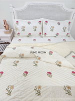 Load image into Gallery viewer, Honey Brook - Block Printed Muslin Quilt