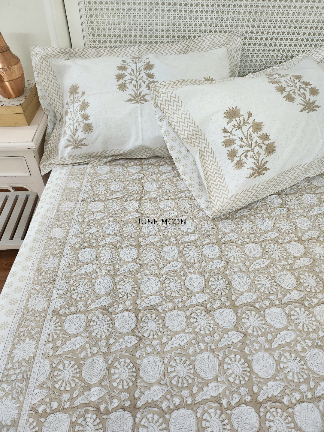 Saundh - Set of Quilt & Bedsheet