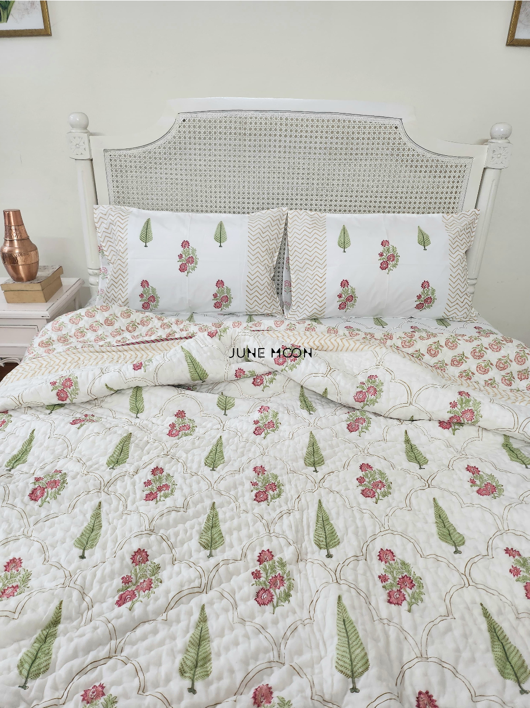 Mehreen - Set of Quilt & Bedsheet