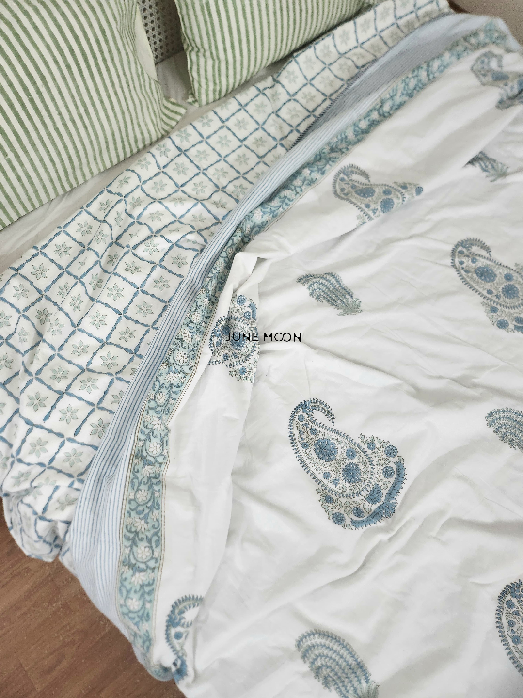 Midnight In Milan - Set of Dohar & Bedsheet
