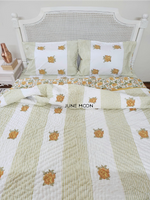 Load image into Gallery viewer, Women of Spring - Set of Quilt & Bedsheet