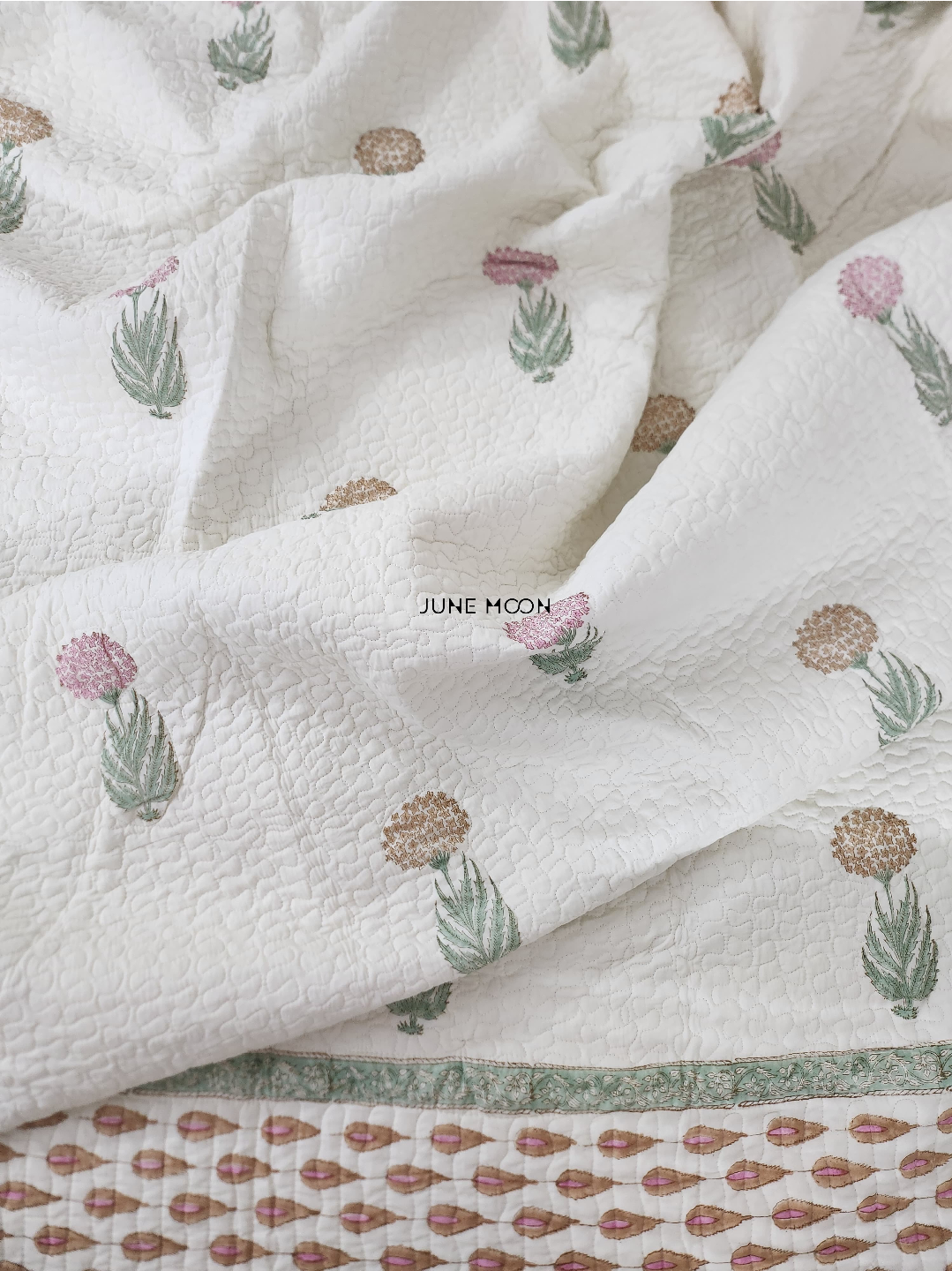 Geeli Mitti - Quilted Bedcover Set