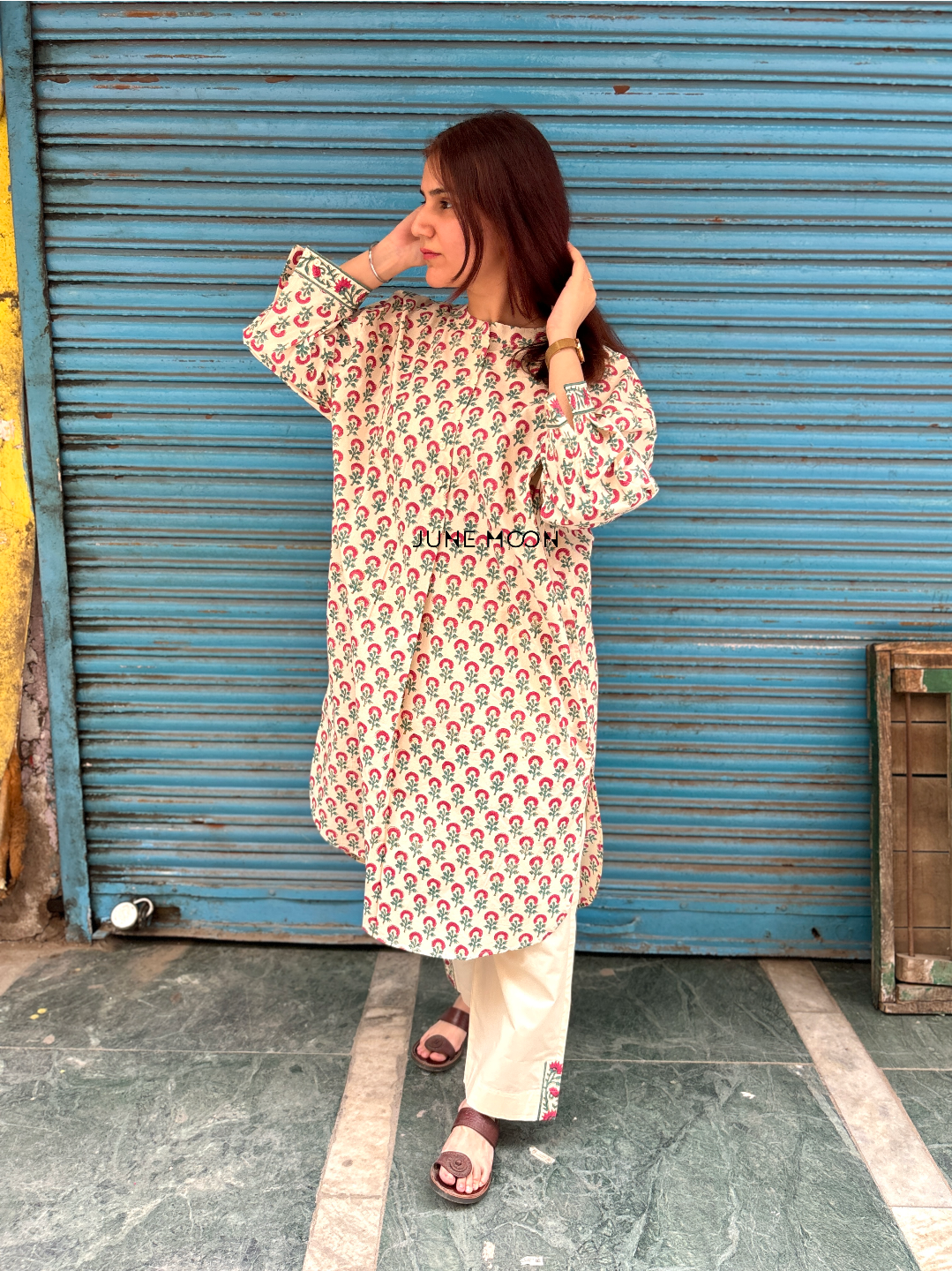 Nafeesa - Loose Fit Kurta With Pants