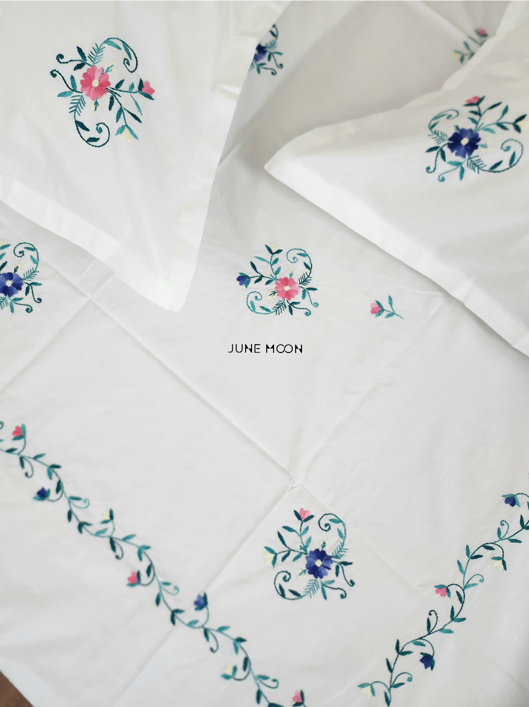 Camille - Embroidered Bedsheet Set