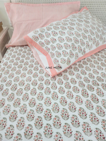 Load image into Gallery viewer, Nikhaar - Set of Quilt & Bedsheet