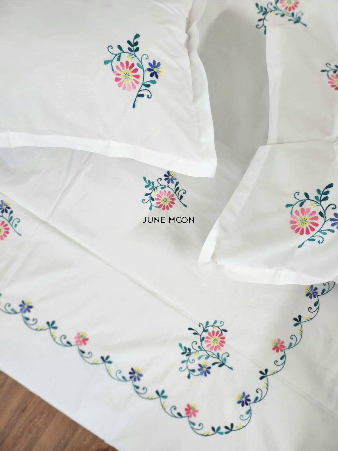 Sophia - Embroidered Bedsheet Set