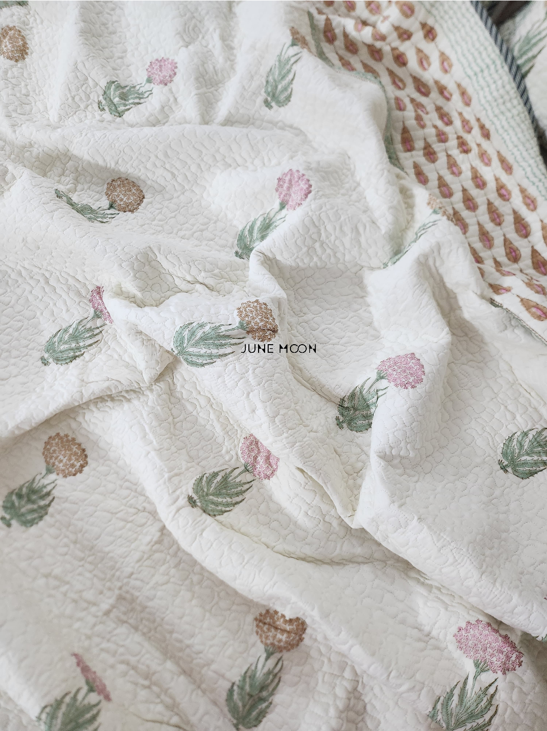 Geeli Mitti - Quilted Bedcover Set