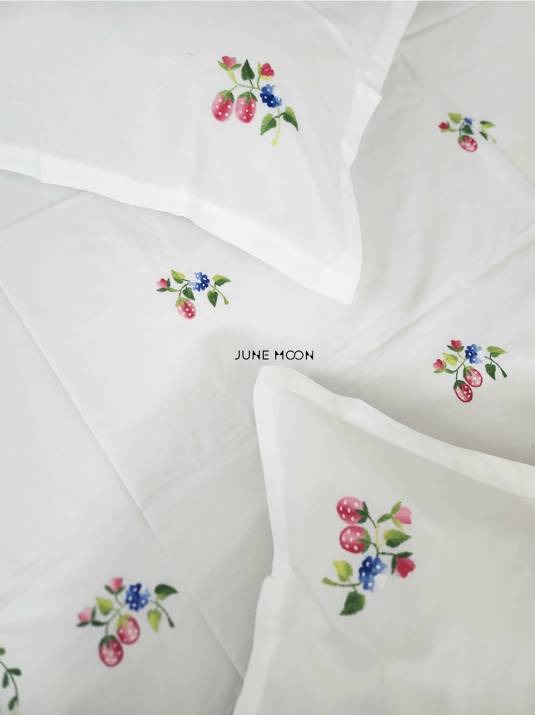Cleo - Embroidered Bedsheet Set