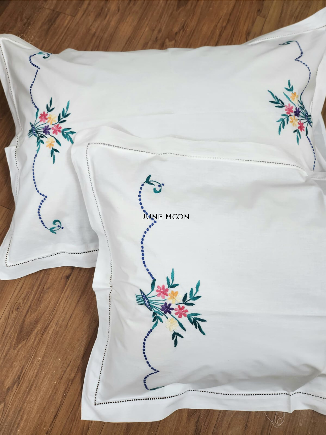 Bella - Set Of 2 Embroidered Pillow Cases
