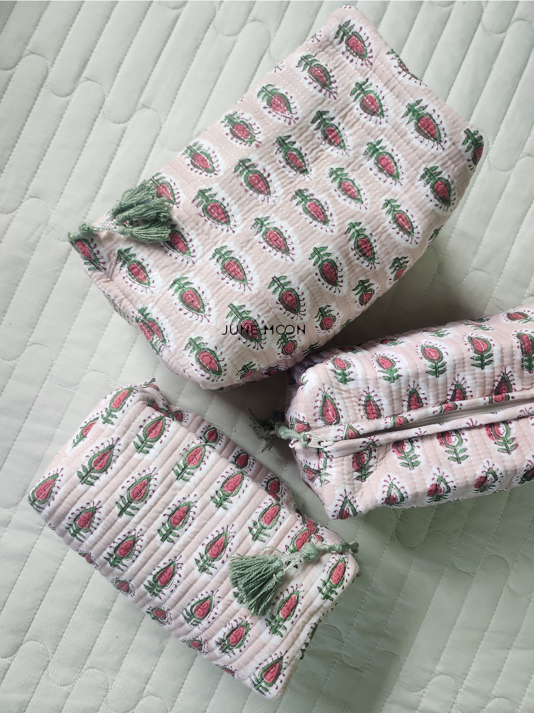 Naveli - Set of 3 Cosmetic Bags