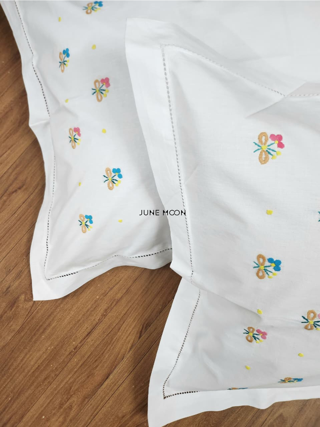 Bella - Set Of 2 Embroidered Pillow Cases
