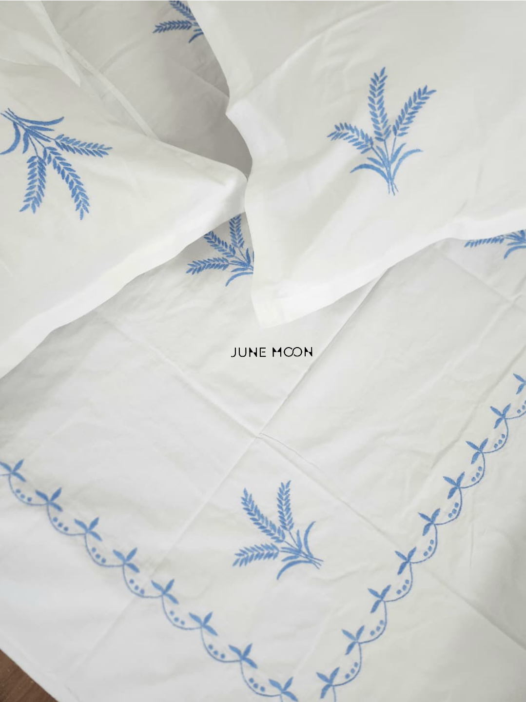 Alice - Embroidered Bedsheet Set