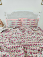 Load image into Gallery viewer, Roseate - Set of Quilt & Bedsheet