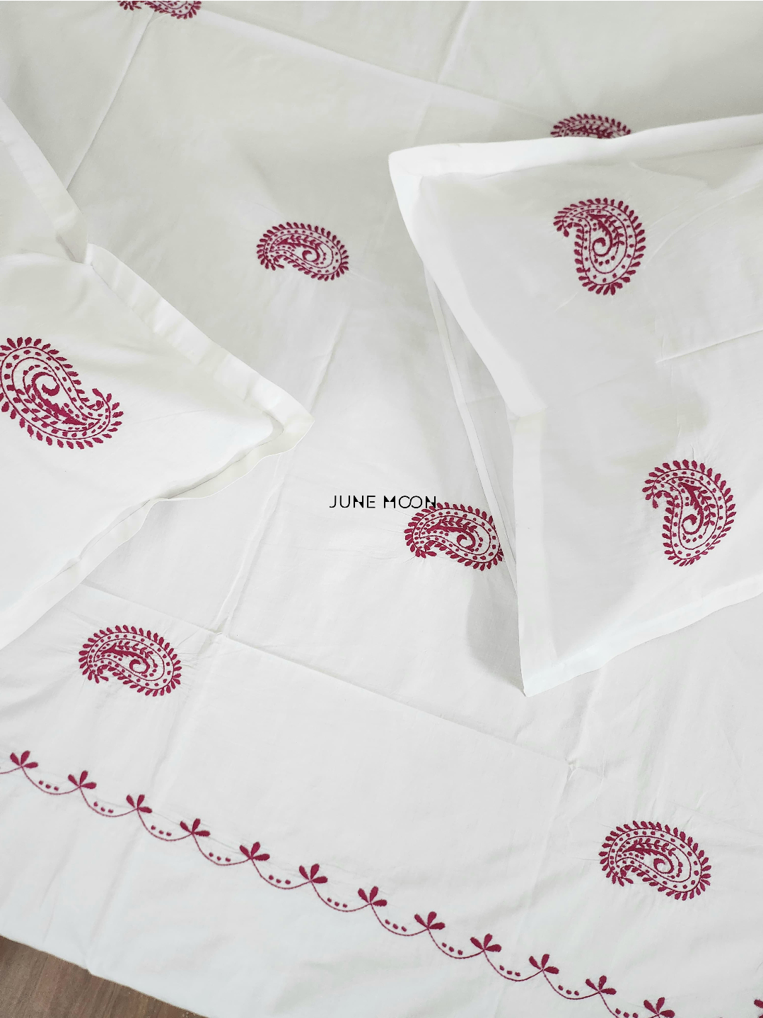 Eloise - Embroidered Bedsheet Set