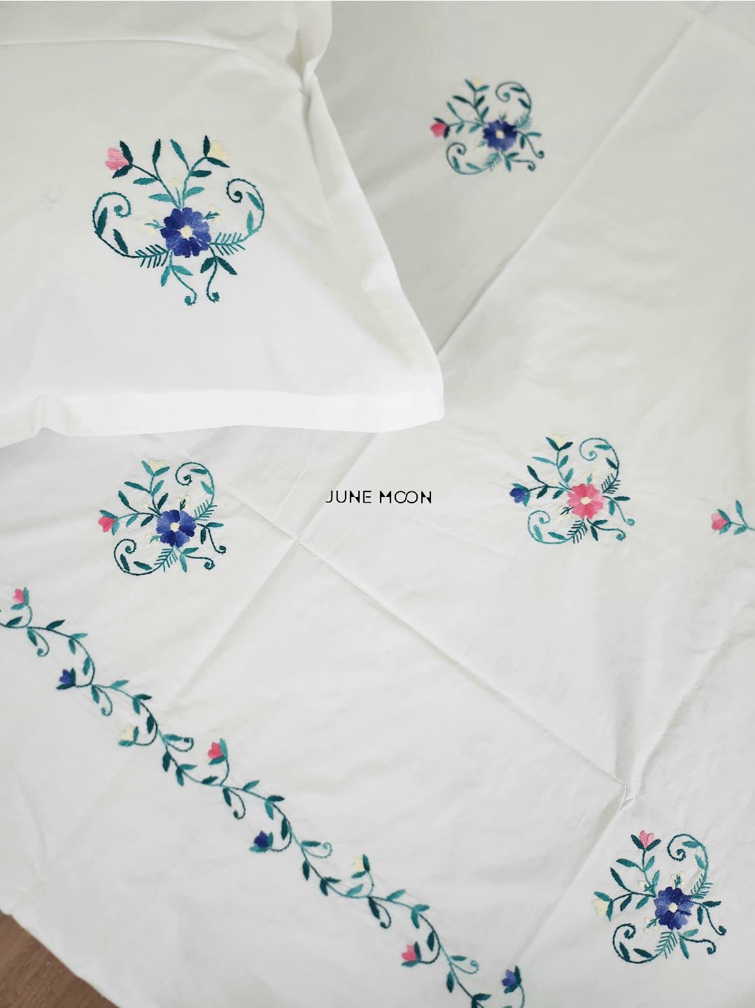 Camille - Embroidered Bedsheet Set