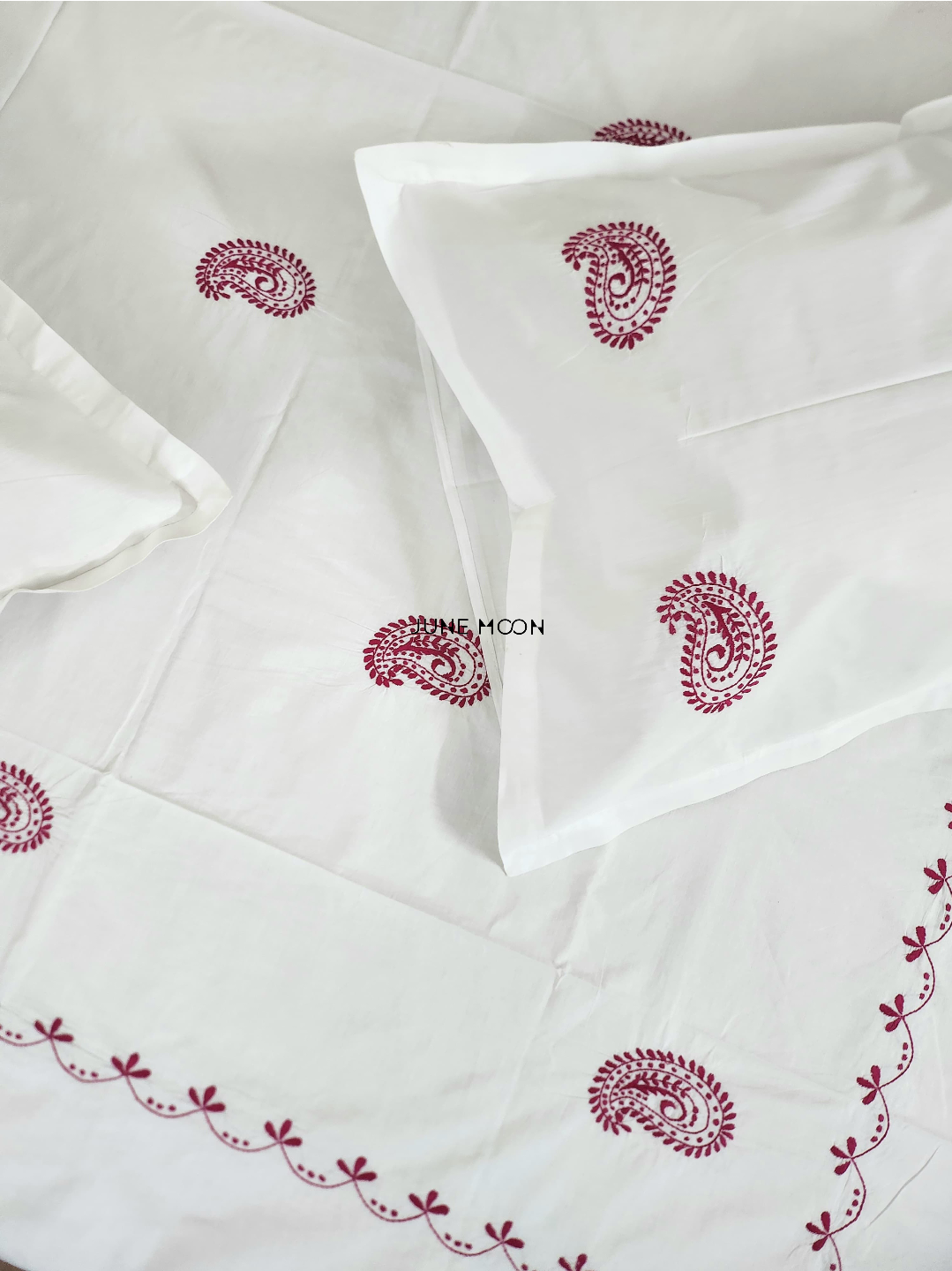 Eloise - Embroidered Bedsheet Set