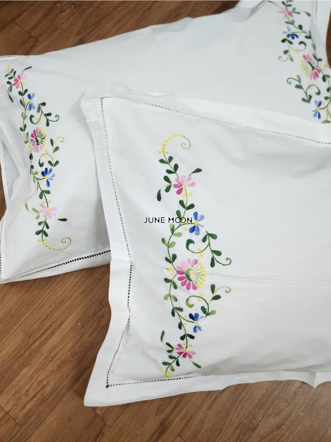 Bella - Set Of 2 Embroidered Pillow Cases