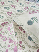 Load image into Gallery viewer, Sadabahaar - Block Printed Bedsheet Set (Cream Base)