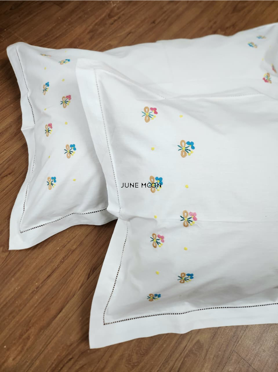 Bella - Set Of 2 Embroidered Pillow Cases