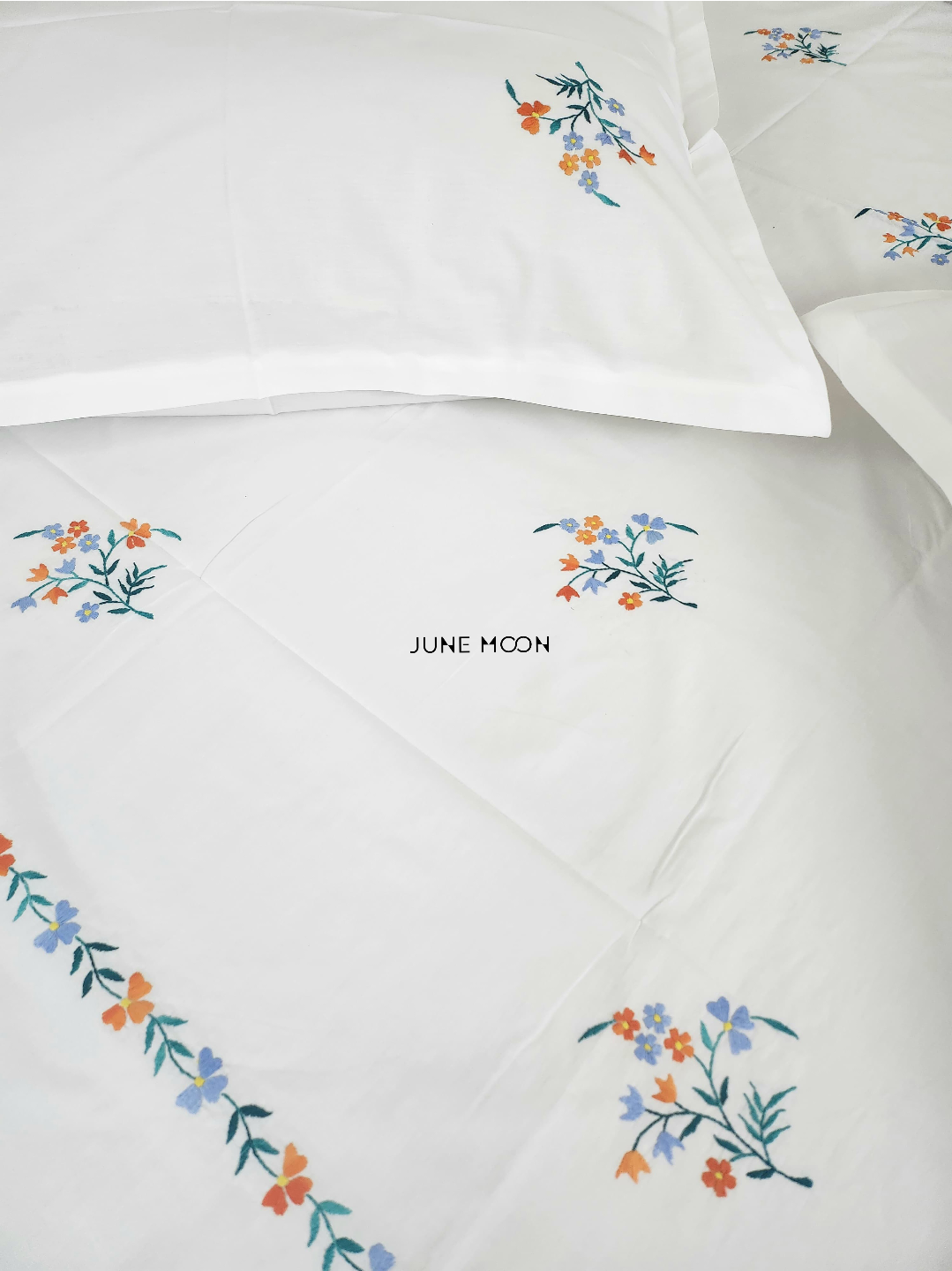Celia - Embroidered Bedsheet Set