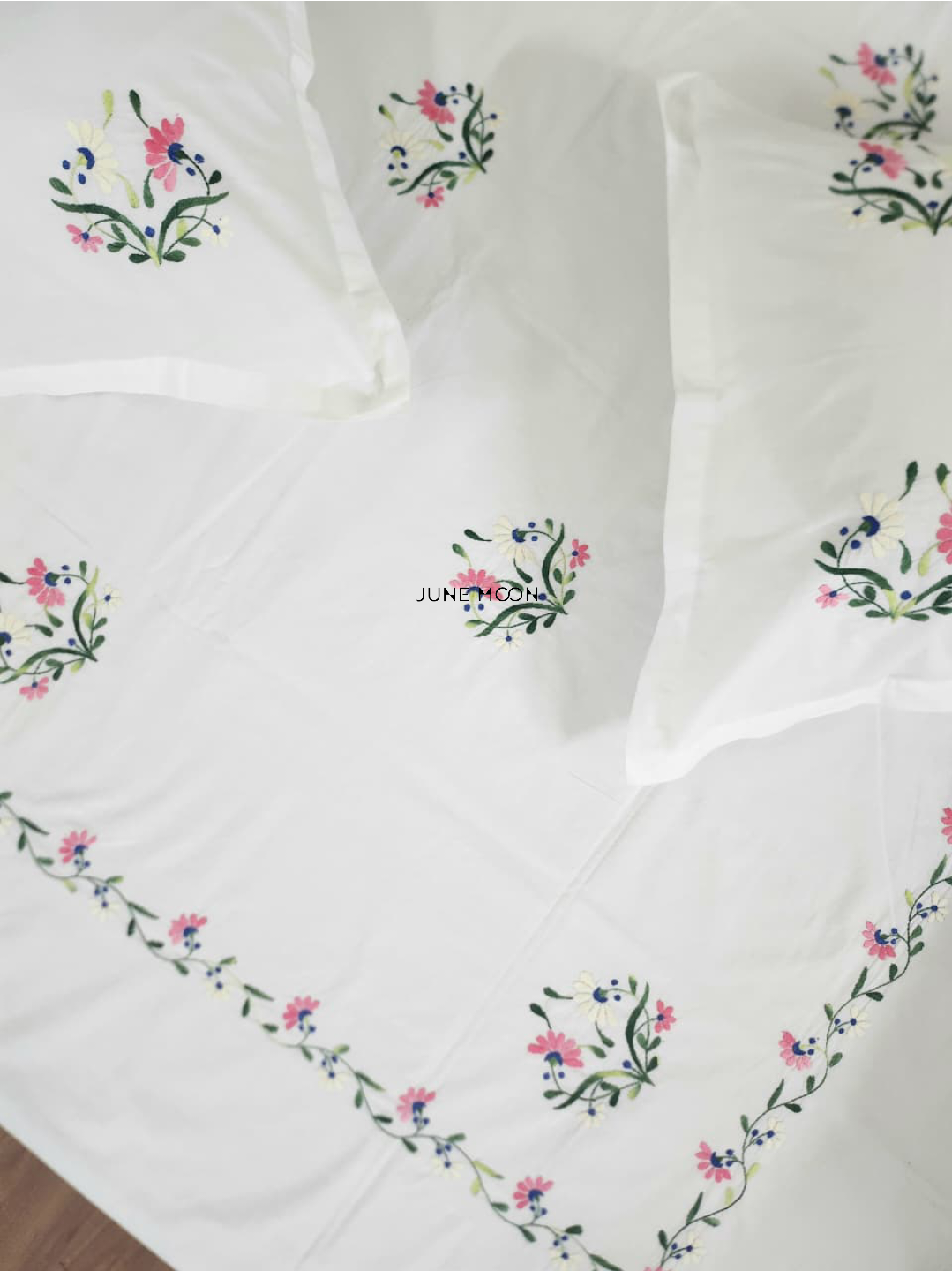Stella - Embroidered Bedsheet Set