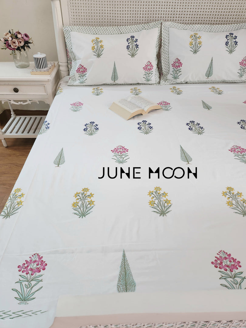 Visions of Eden - Set of Quilt & Bedsheet