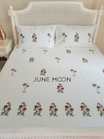 Load image into Gallery viewer, Gul Bano - Set of Quilt &amp; Bedsheet
