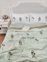 Load image into Gallery viewer, Gul Bano - Set of Quilt &amp; Bedsheet
