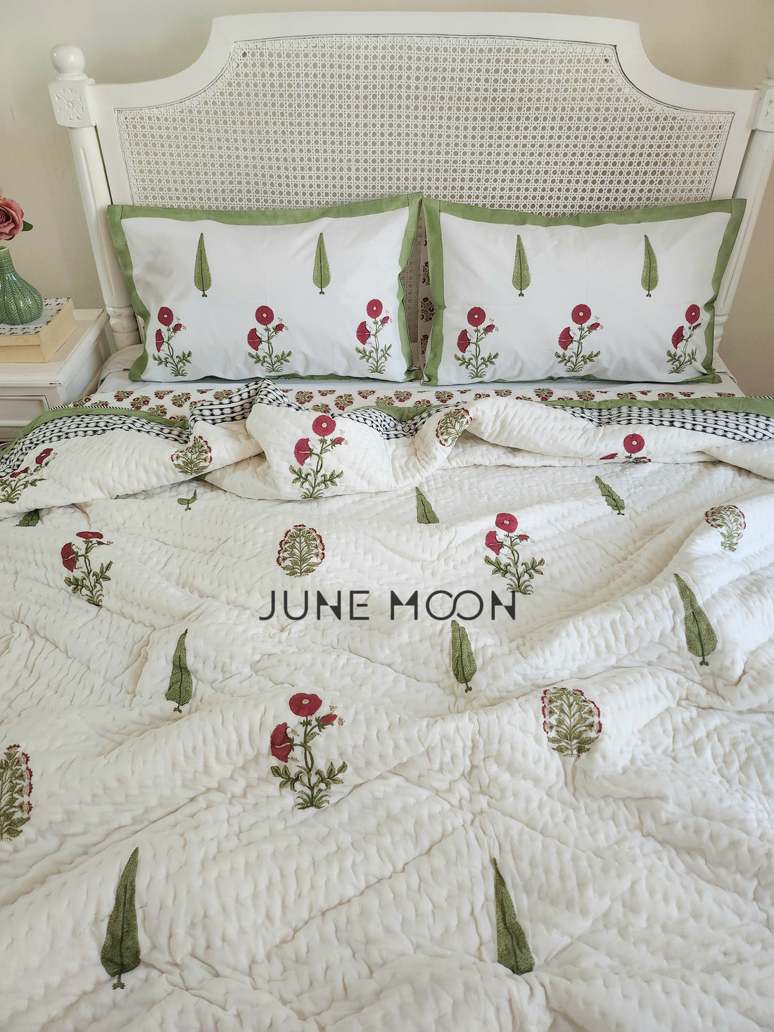 Rare Ruby - Set of Quilt &amp; Bedsheet