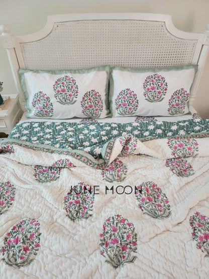 Nazaakat - Set of Quilt &amp; Bedsheet