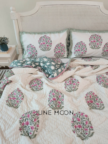 Nazaakat - Set of Quilt &amp; Bedsheet