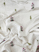 Load image into Gallery viewer, Mehrunisa - Block Printed Muslin Quilt
