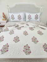 Load image into Gallery viewer, It&#39;s all Feminine - Set of Quilt &amp; Bedsheet
