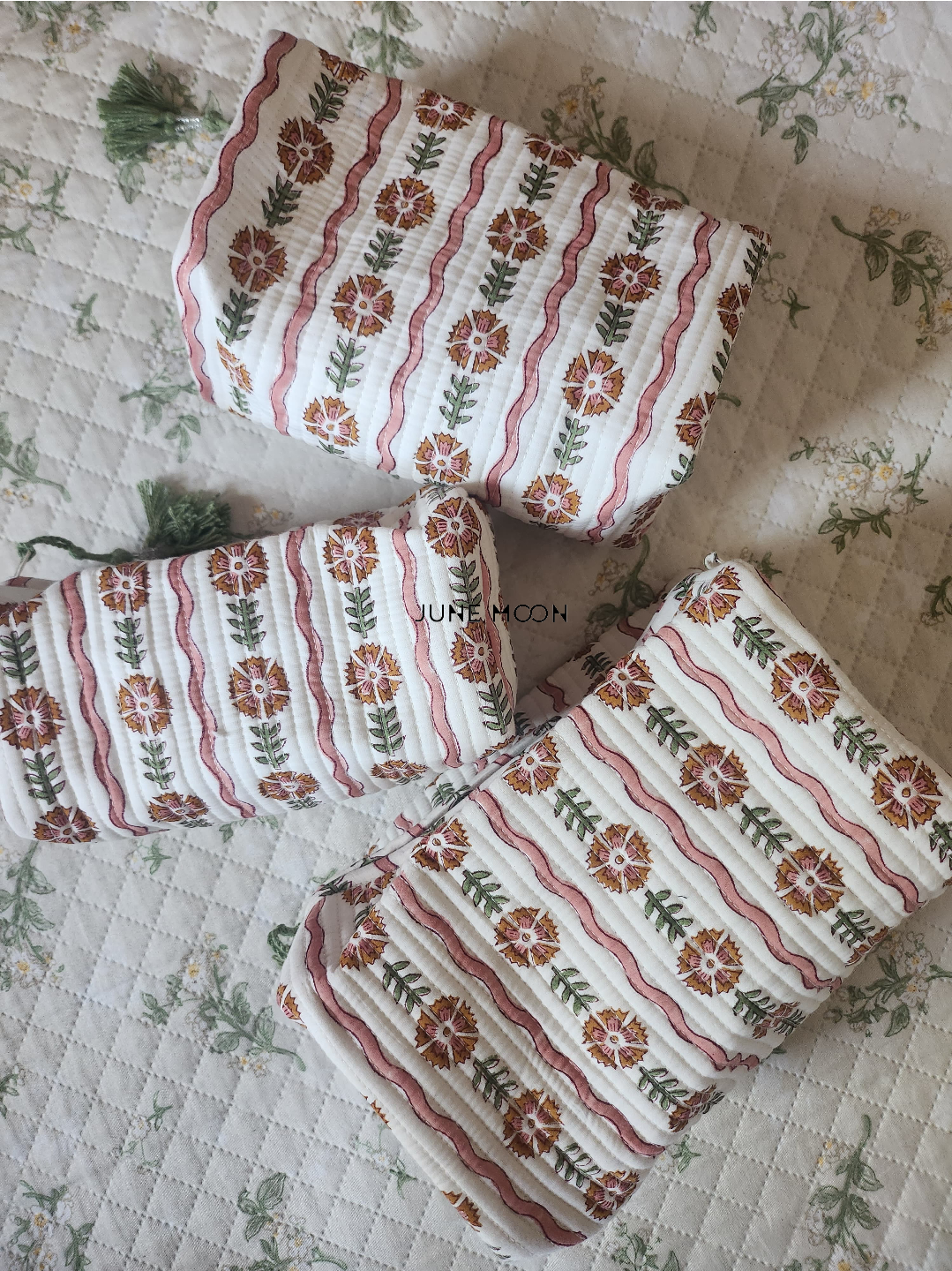 Naveli - Set of 3 Cosmetic Bags