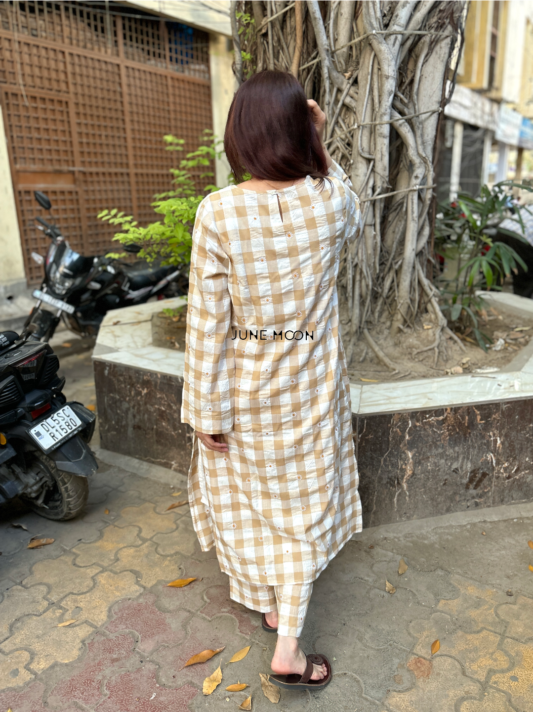 Suhaani - Embroidered Set Of Kurta &amp; Pants