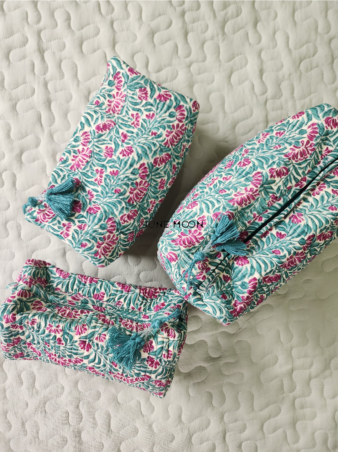 Naveli - Set of 3 Cosmetic Bags