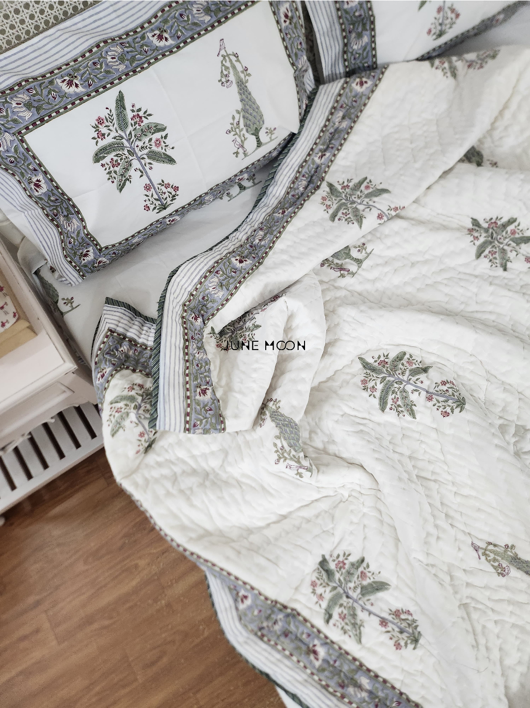 Summer Alley - Set of Quilt &amp; Bedsheet